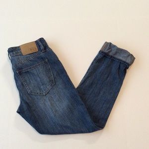 Band of Gypsies Boyfriend Style Crop Jeans